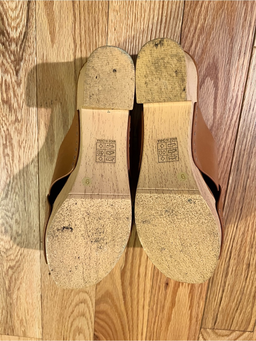 Women’s Tan Leather Cross-Strap Clog Heels - Picture 5 of 6